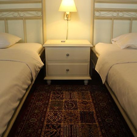 เบด แอนด์ เบรคฟาสต์ โตมัง Bed & Breakfast จาการ์ตา ห้อง รูปภาพ
