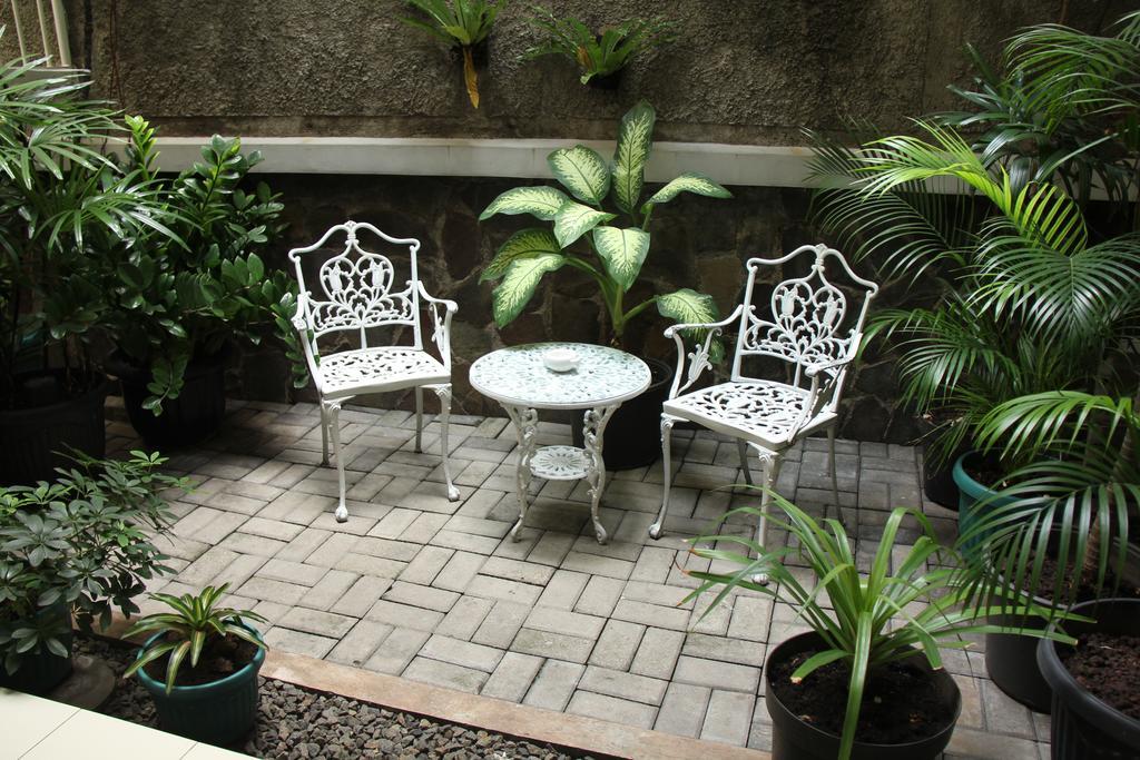 เบด แอนด์ เบรคฟาสต์ โตมัง Bed & Breakfast จาการ์ตา ภายนอก รูปภาพ