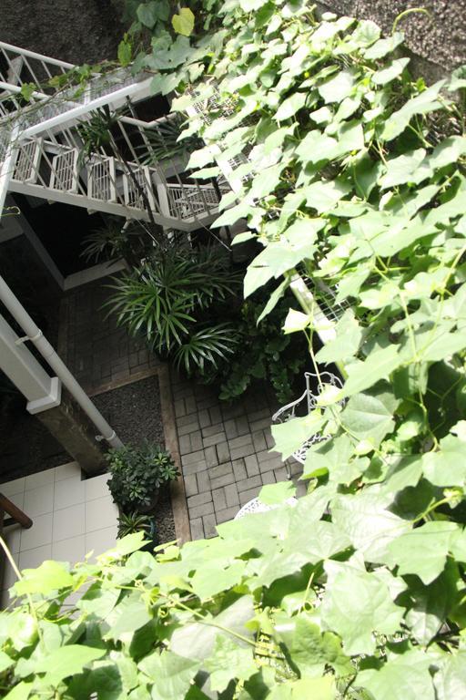 เบด แอนด์ เบรคฟาสต์ โตมัง Bed & Breakfast จาการ์ตา ภายนอก รูปภาพ