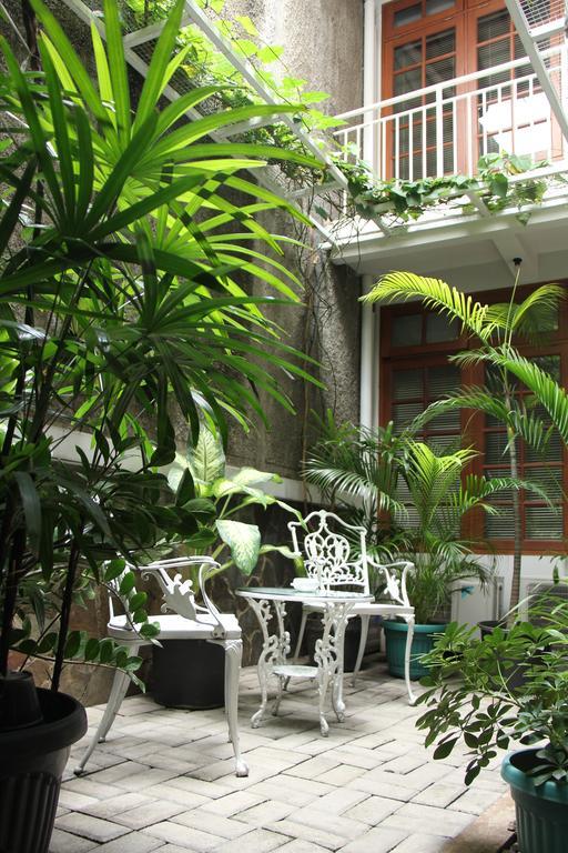 เบด แอนด์ เบรคฟาสต์ โตมัง Bed & Breakfast จาการ์ตา ภายนอก รูปภาพ