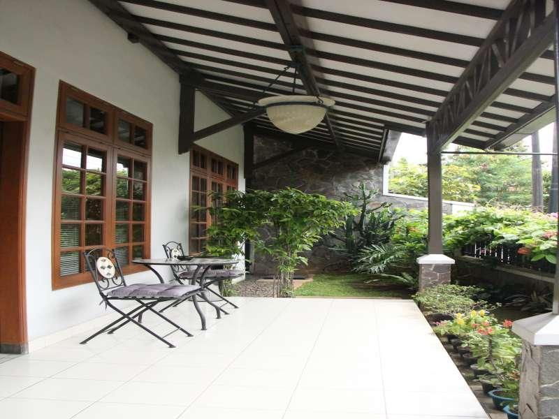 เบด แอนด์ เบรคฟาสต์ โตมัง Bed & Breakfast จาการ์ตา ภายนอก รูปภาพ