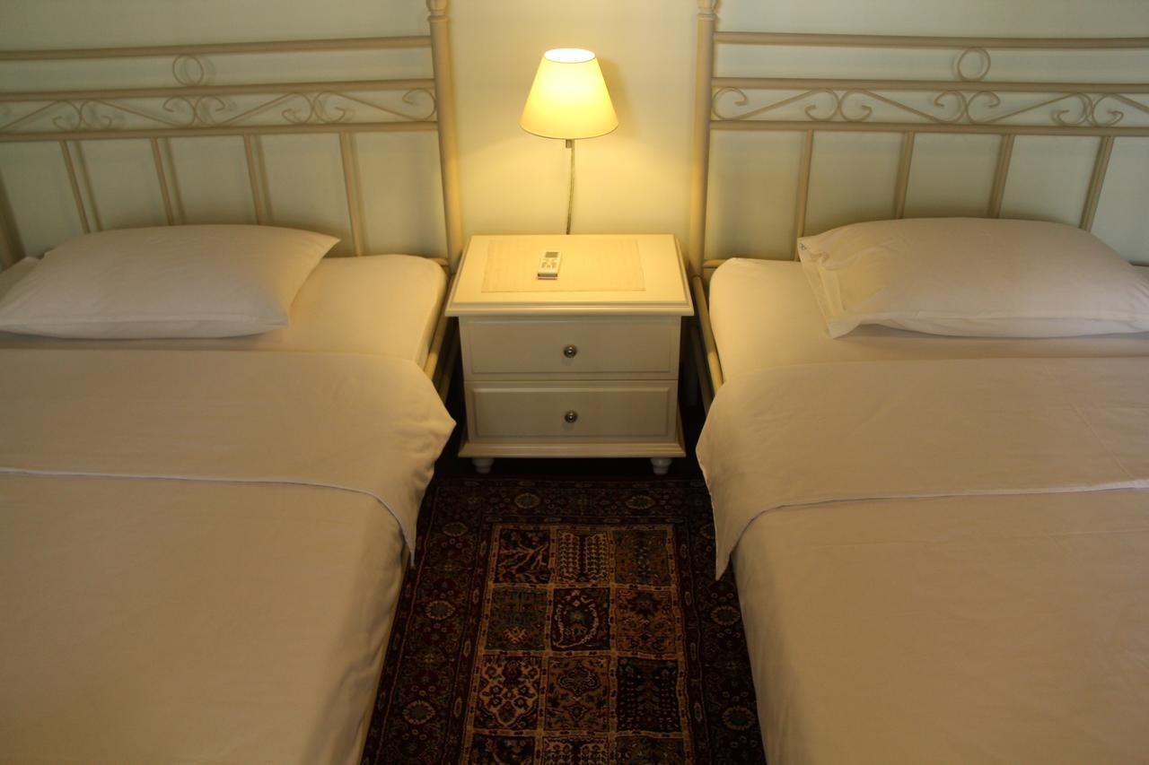 เบด แอนด์ เบรคฟาสต์ โตมัง Bed & Breakfast จาการ์ตา ภายนอก รูปภาพ